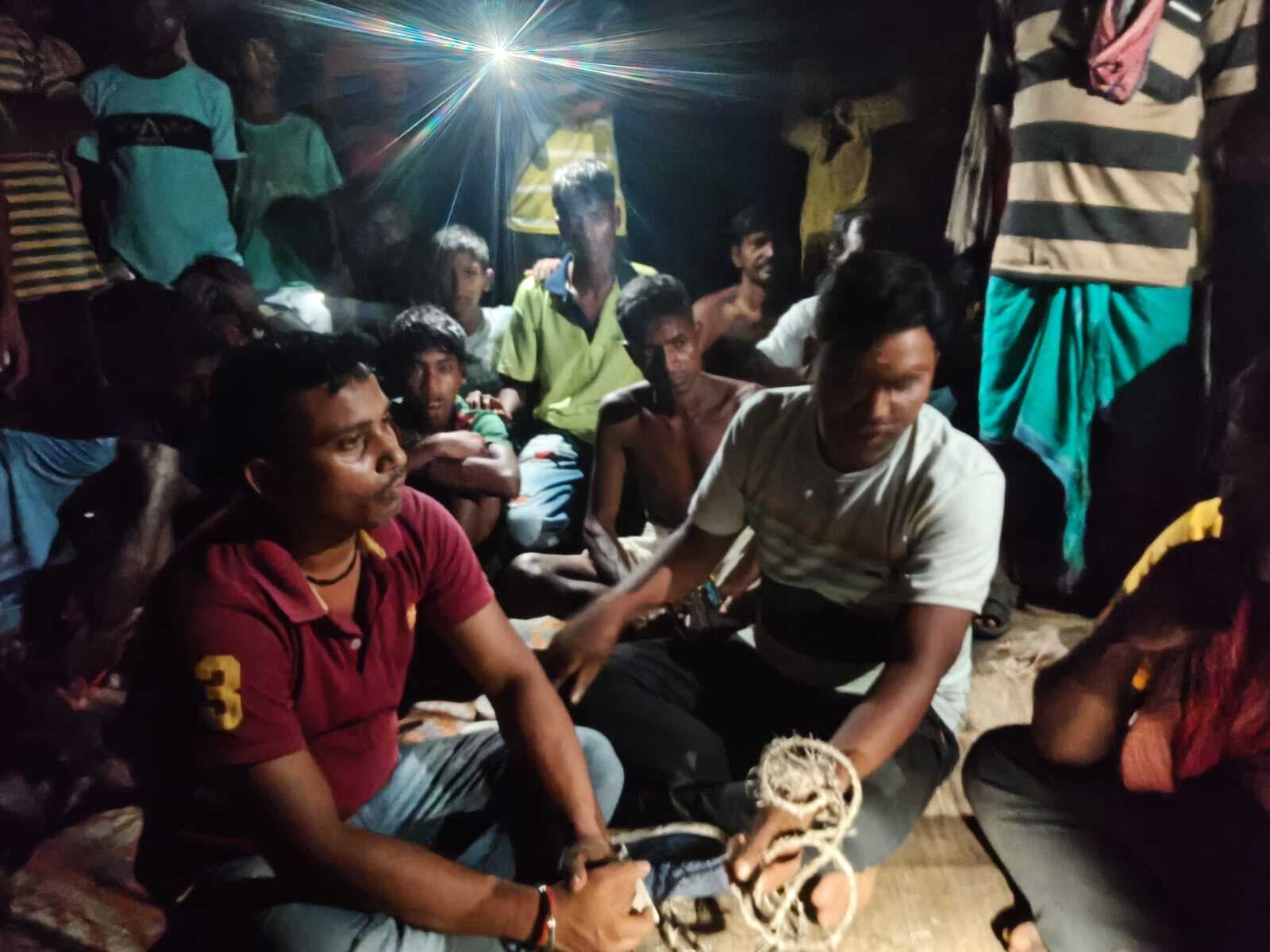 ग्रामीणों ने पीएम किसान राशि हेराफेरी के आरोप में दो युवकों को बनाया बंधक, छोड़ा