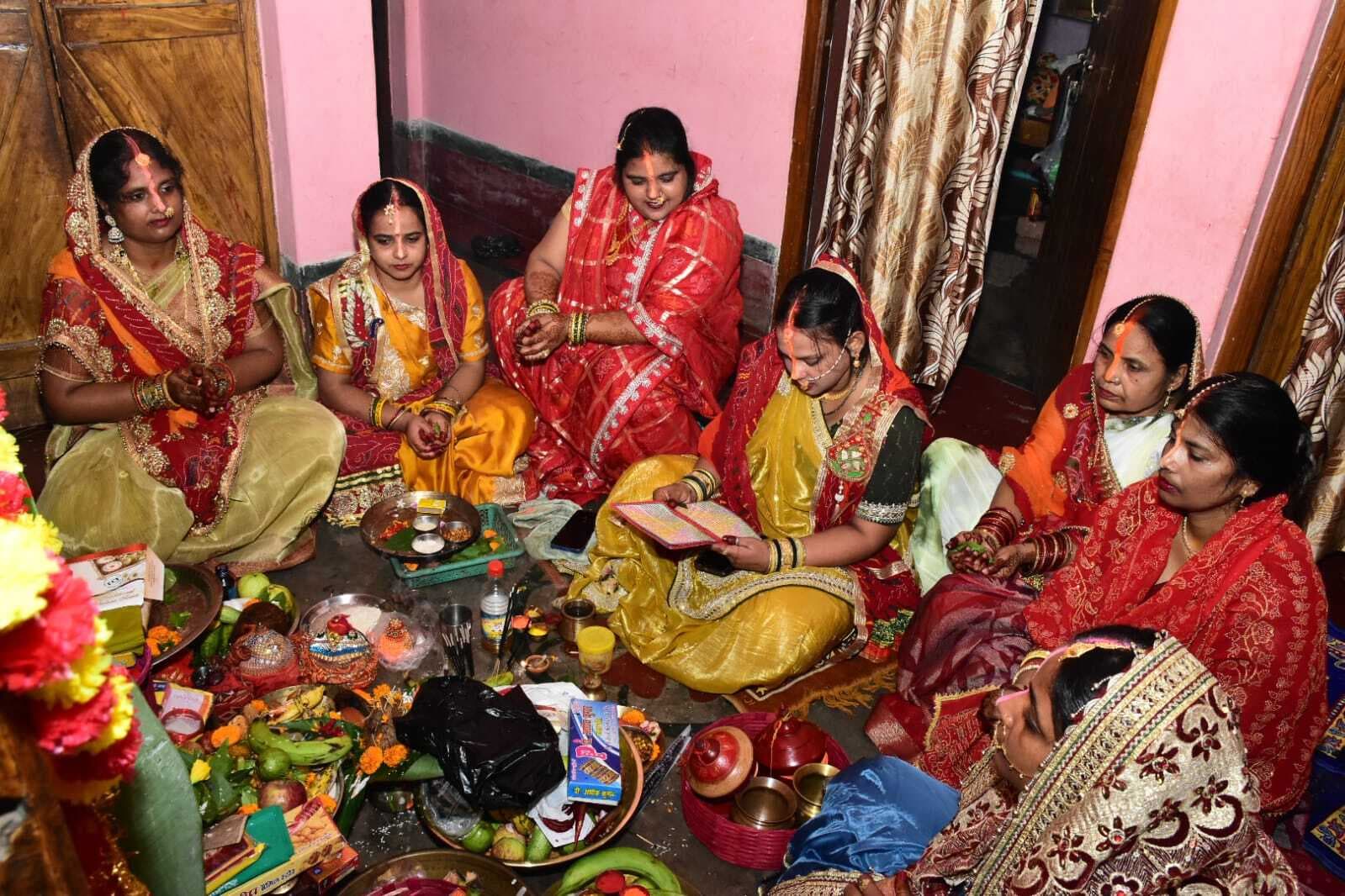 सुहागिनों ने पारंपरिक रीति-रिवाज के साथ निभायी तीज पर्व की रस्में