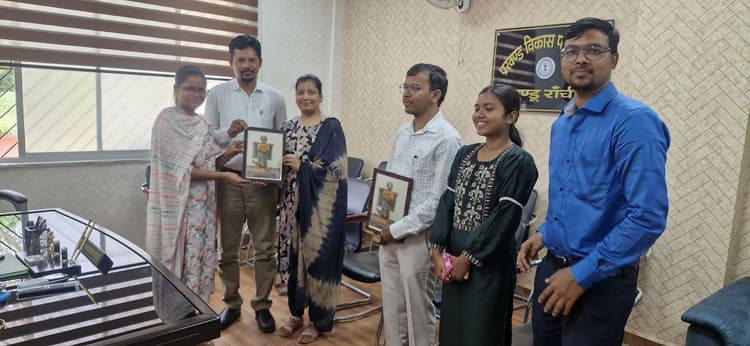 जेपीएससी में चयनित डिप्टी कलेक्टरों सम्मानित किया गया