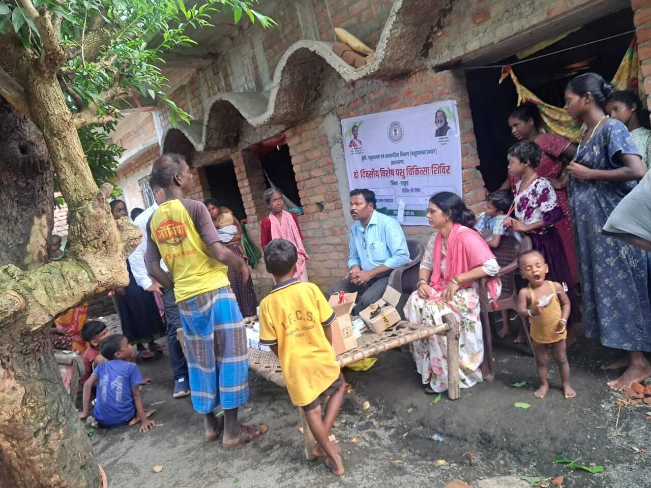 पंचायतों में शिविर लगाकर पशुओं की गयी स्वास्थ्य जांच