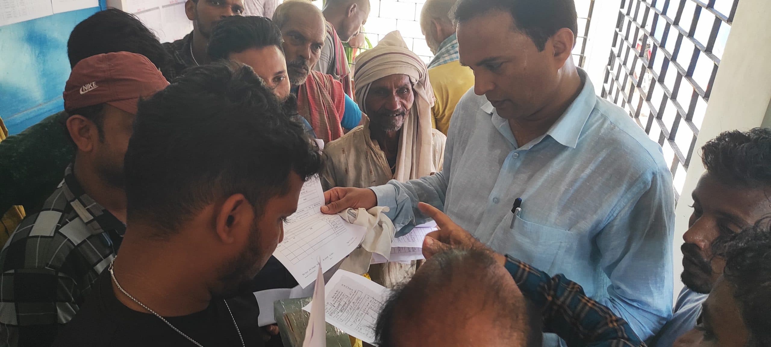 राजस्व महाअभियान शिविर में उमड़ी रैयतों की भीड़