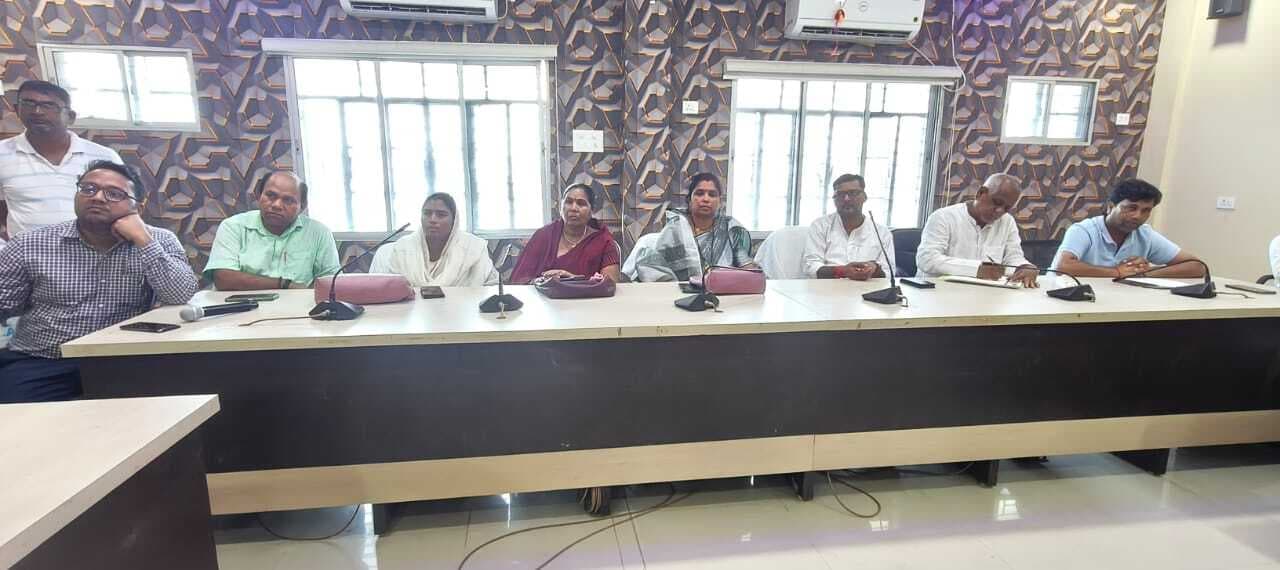 मनिहारी में छूटे बाढ़ पीड़ितों को बाढ़ राहत जीआर राशि देने की मांग