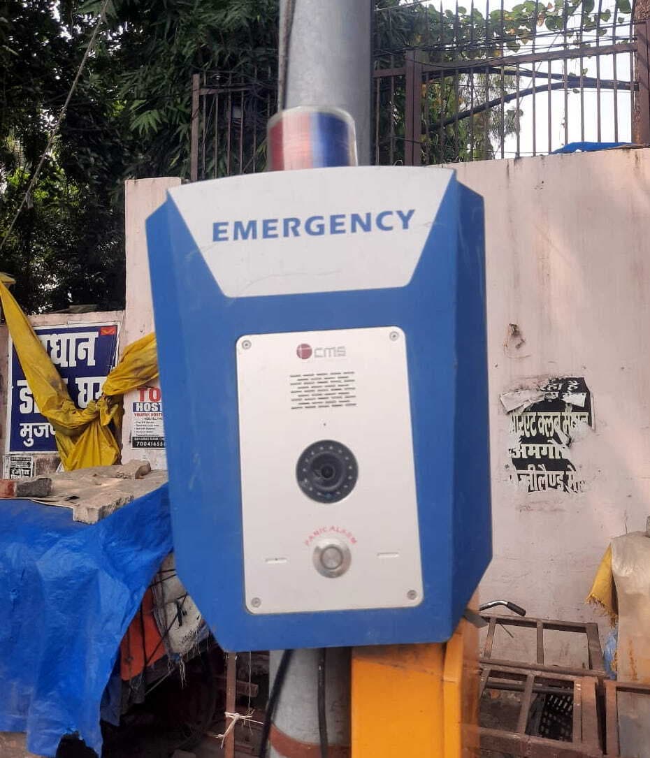 मुजफ्फरपुर में इमरजेंसी कॉल बॉक्स बना शोपीस. शहरवासियों को नहीं भरोसा