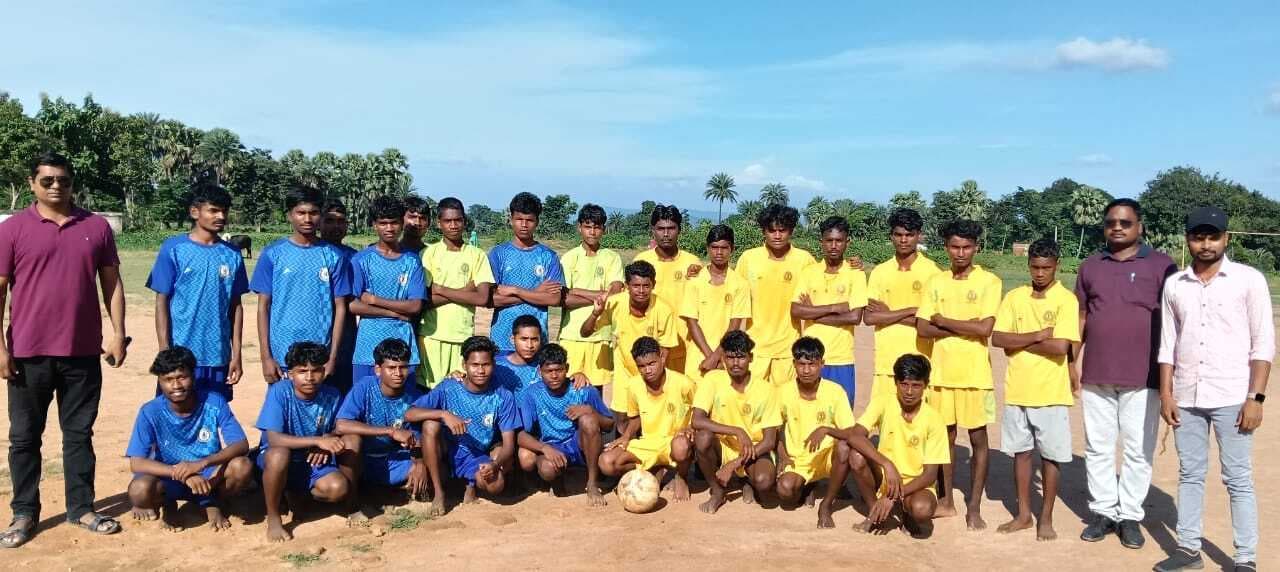 बालक वर्ग में नेताजी व बालिका में फूलो झानो हाउस बना विजेता