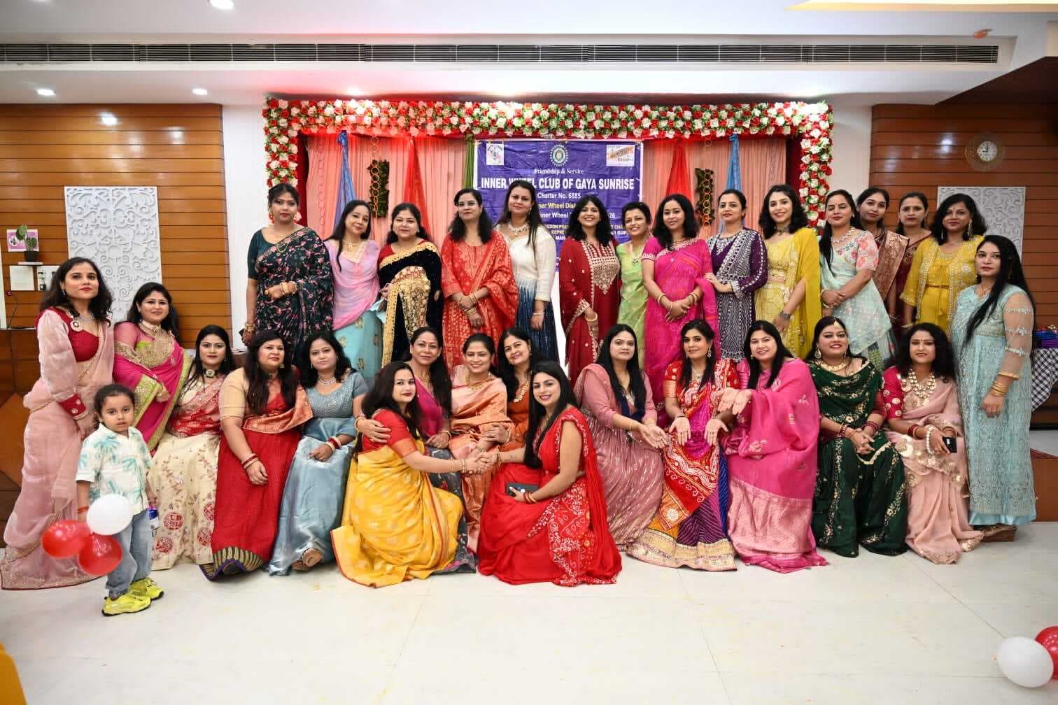 इनरव्हील क्लब सनराइज ने मनाया तीज मिलन समारोह
