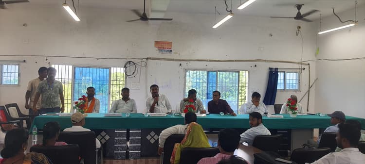 20 सूत्री की बैठक में जमीन संबंधी समस्या पर हुई चर्चा