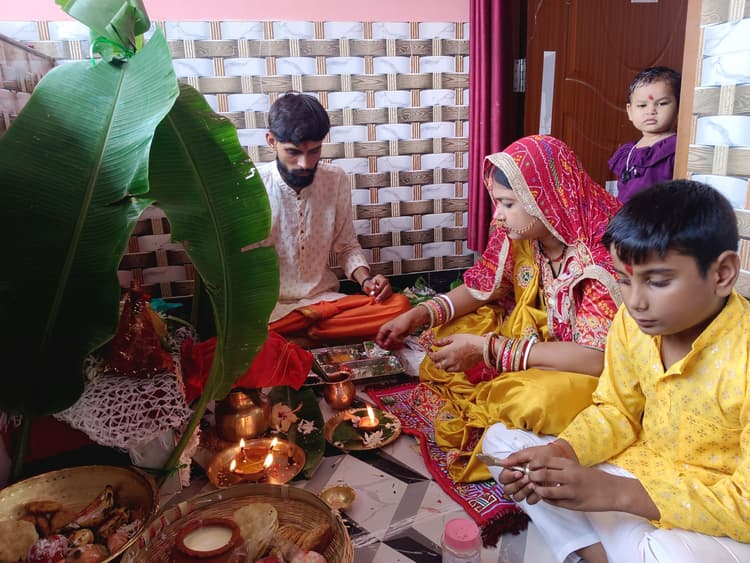 महिलाओं ने अखंड सुहाग के लिए किया तीज व्रत