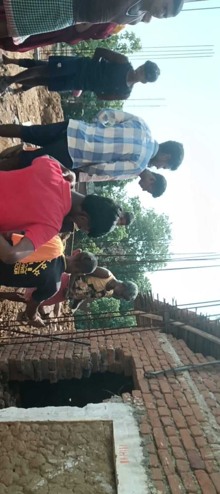 Giridih News: जबरन मकान को ध्वस्त कर घर बनाने का आरोप