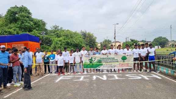 मैराथन दौड़ में फिट इंडिया, स्वस्थ समाज का दिया गया संदेश