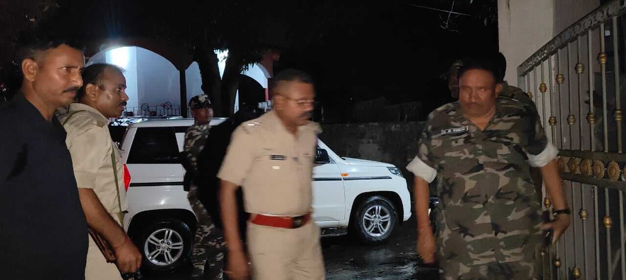 East Singhbhum News : घाटशिला में मार्केटिंग कंपनी से जुड़े 150 से अधिक युवाओं से पूछताछ, कई हिरासत में