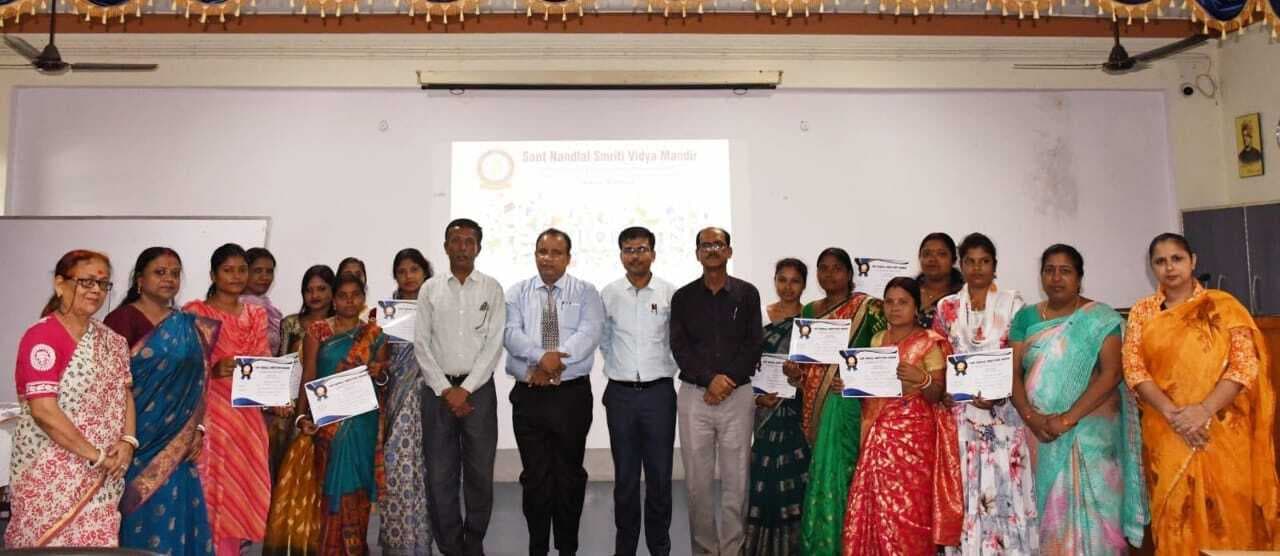 East Singhbhum News : हुनर से खुद को आत्मनिर्भर बनायें महिलाएं