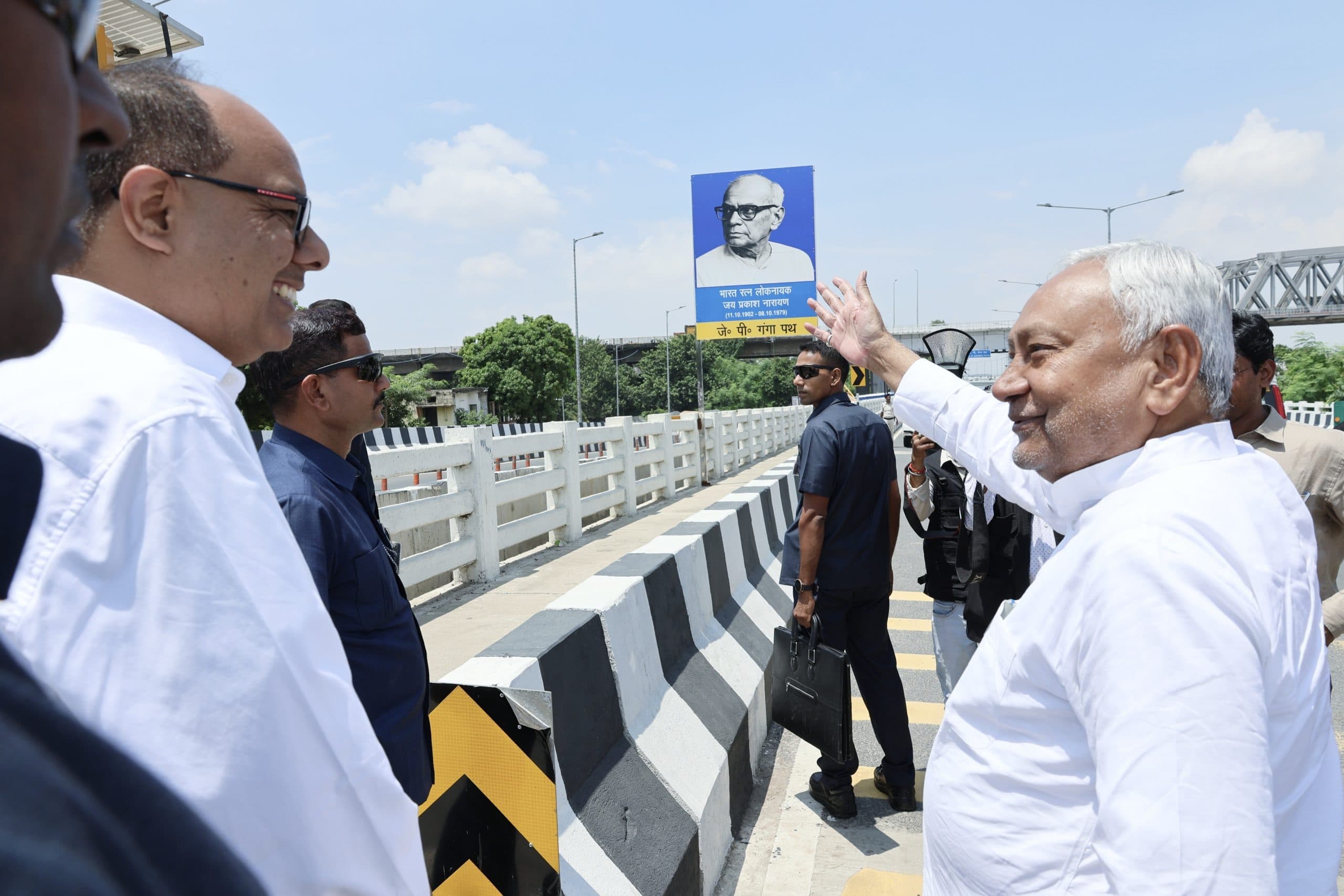 गंगा किनारे गायघाट से कंगन घाट होते हुए दीदारगंज तक बनेगी सड़क : सीएम