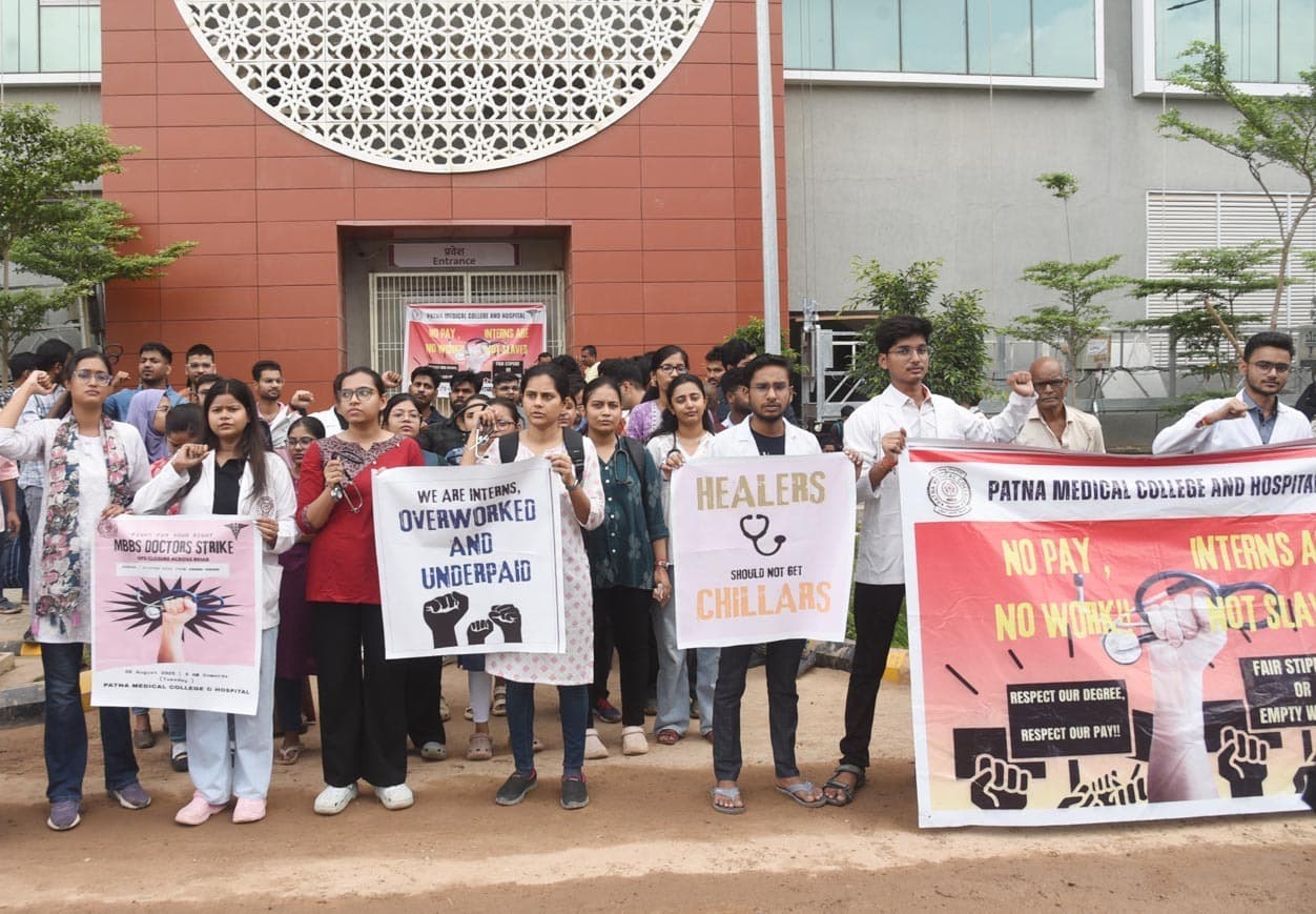 पीएमसीएच में जूनियर डॉक्टरों की हड़ताल से बढ़ी परेशानी, 1800 बिना उपचार के लौटे