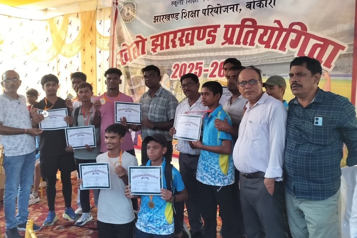 Bokaro News : चंदनकियारी प्लस 2 विद्यालय के बच्चों ने जीते 15 गोल्ड मेडल