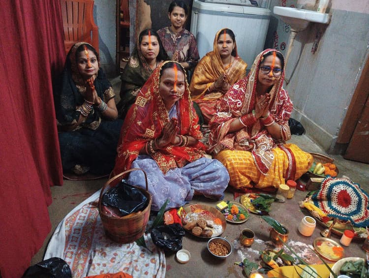 Giridih News: सरिया प्रखंड में तीज का त्योहार संपन्न, पारण आज