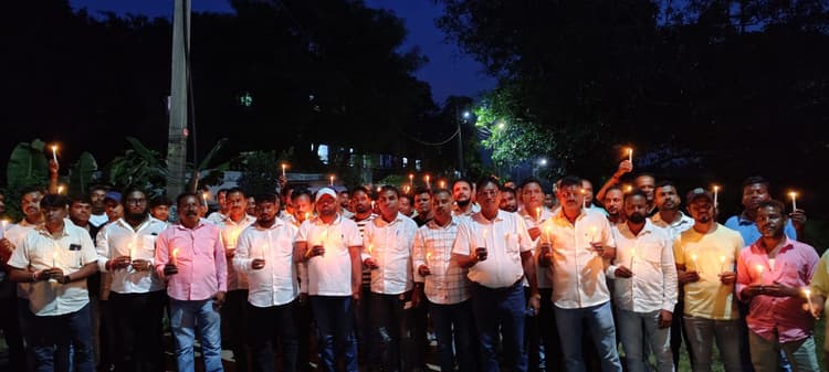 Bokaro News : गणेश महतो के शहादत दिवस की पूर्व संध्या पर कैंडल मार्च