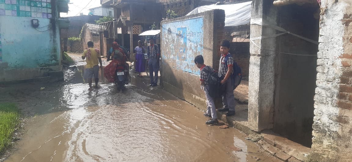 गांव से नगर पंचायत बन गया संग्रामपुर, बावजूद कागजों में सिमटा रहा विकास