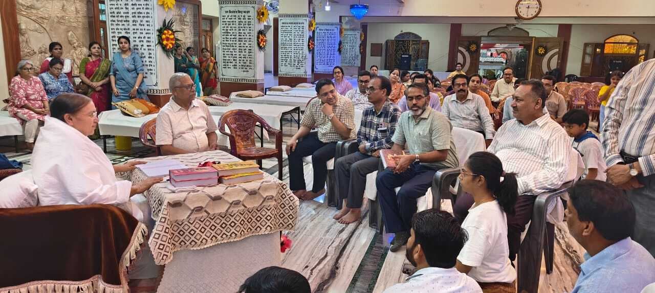 Giridih News: कबीर ज्ञान मंदिर में मां ज्ञान जन्मोत्सव की तैयारियां पूरी, लगेगा रक्तदान शिविर, प्राइवेट नर्सिंग होम को ब्लड नहीं देने का लिया गया निर्णय