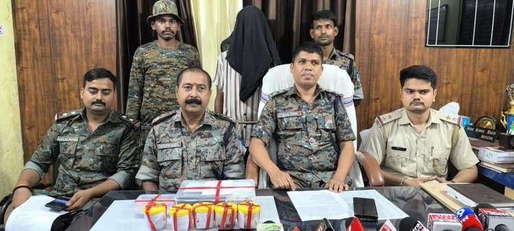 Giridih News: अवैध संबंध के शक में गोपी दास ने पत्नी कंचन की गला रेतकर की थी हत्या