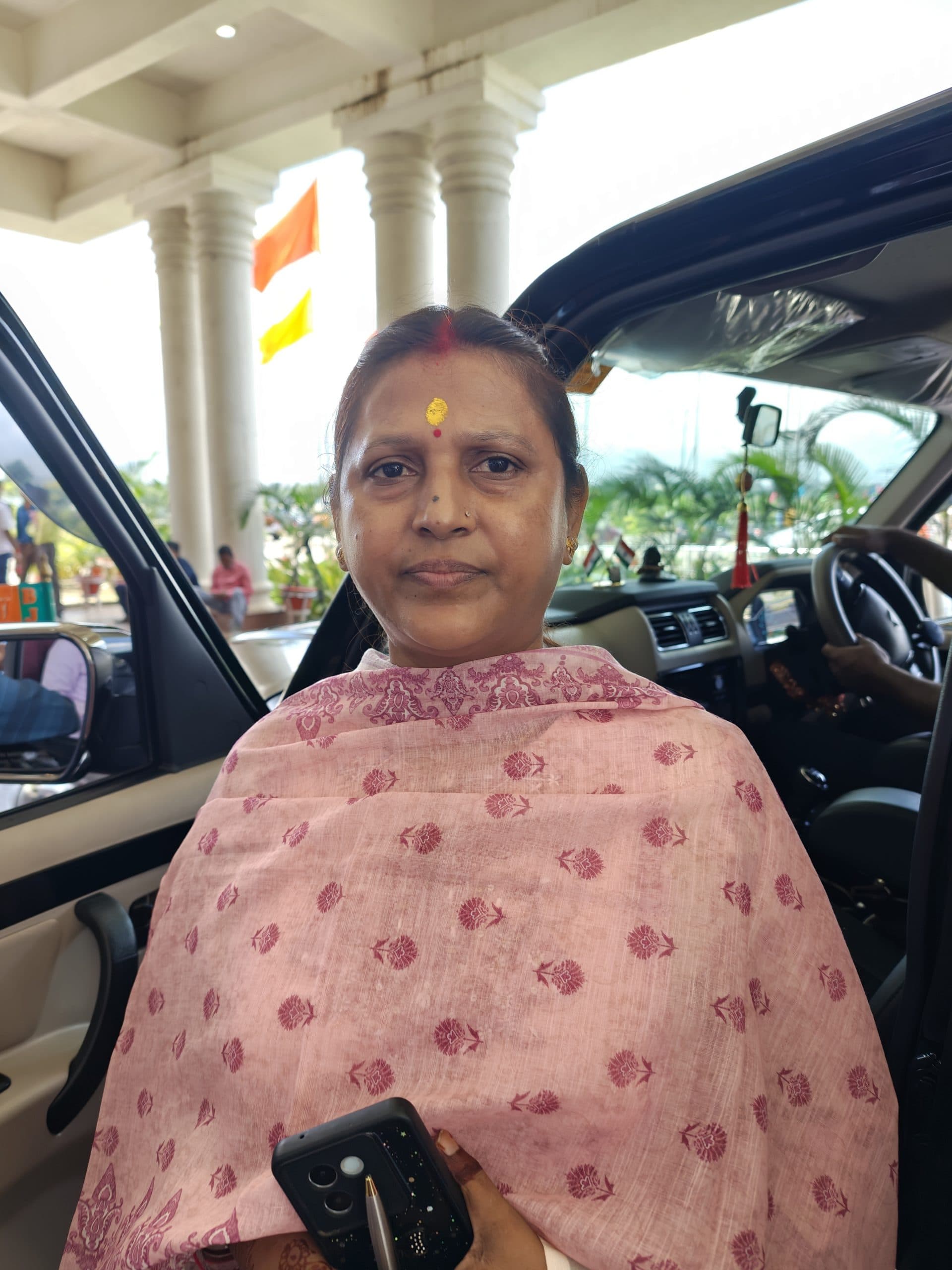 Ranchi News : हरितालिका तीज पर भी नहीं डिगी जिम्मेदारी, निर्जला व्रत में निभाया कर्तव्य