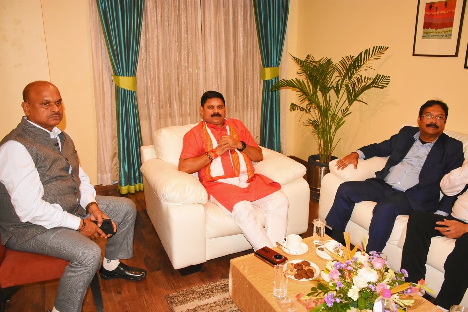 Dhanbad News : भू-धंसान प्रभावितों की सुरक्षा व बेहतर पुनर्वास प्राथमिकता : सतीश दुबे