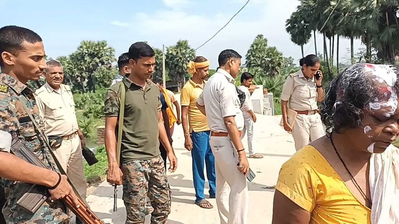 हिसुआ में मॉबलिंचिंग, अधेड़ की हत्या कर पत्नी को जिंदा जलाने का प्रयास