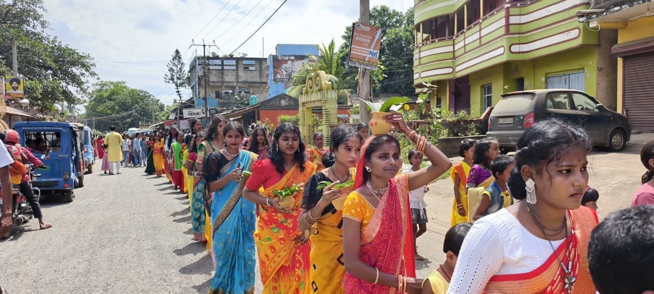 हिरणपुर में कलश यात्रा के साथ गणेश महोत्सव शुरू