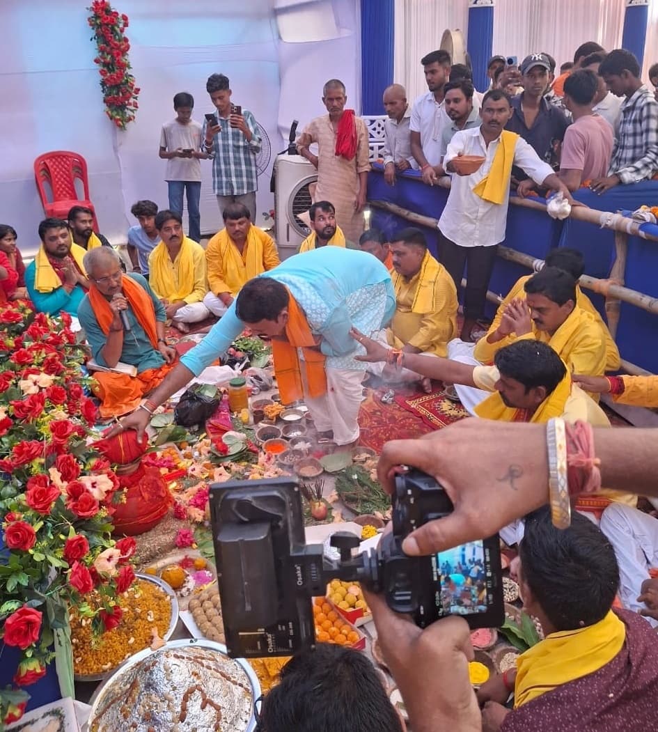 गुलाबबाग में सजा भगवान गणेश का दरबार, भक्तों ने मांगी सुख, शांति व समृद्धि