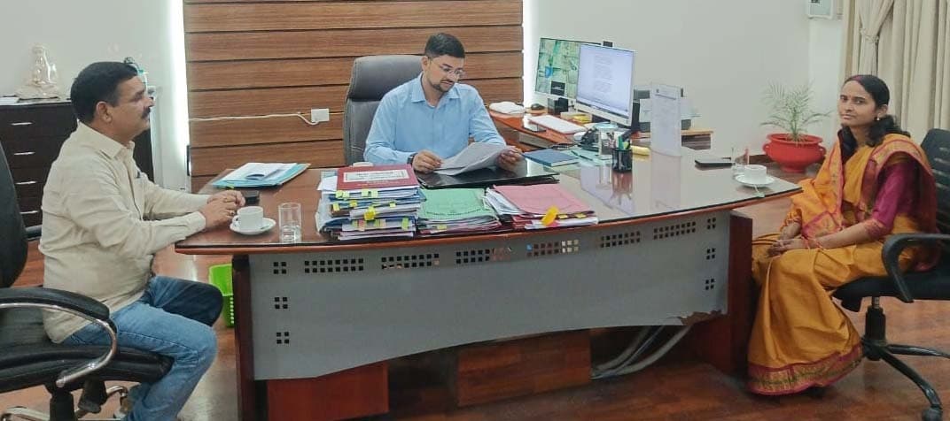 बैठक की सूचना नहीं देने पर विधायक नाराज, डीएम से की शिकायत