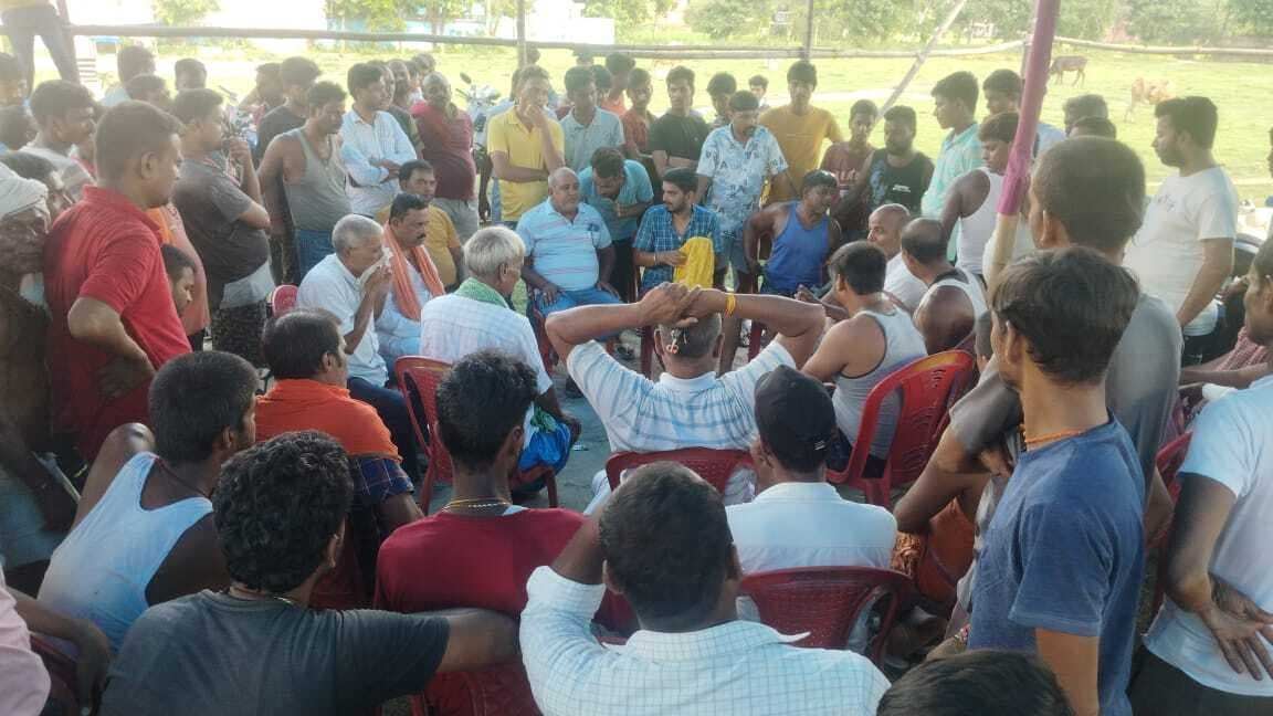 विधायक व डीईओ ने किया विद्यालय का निरीक्षण