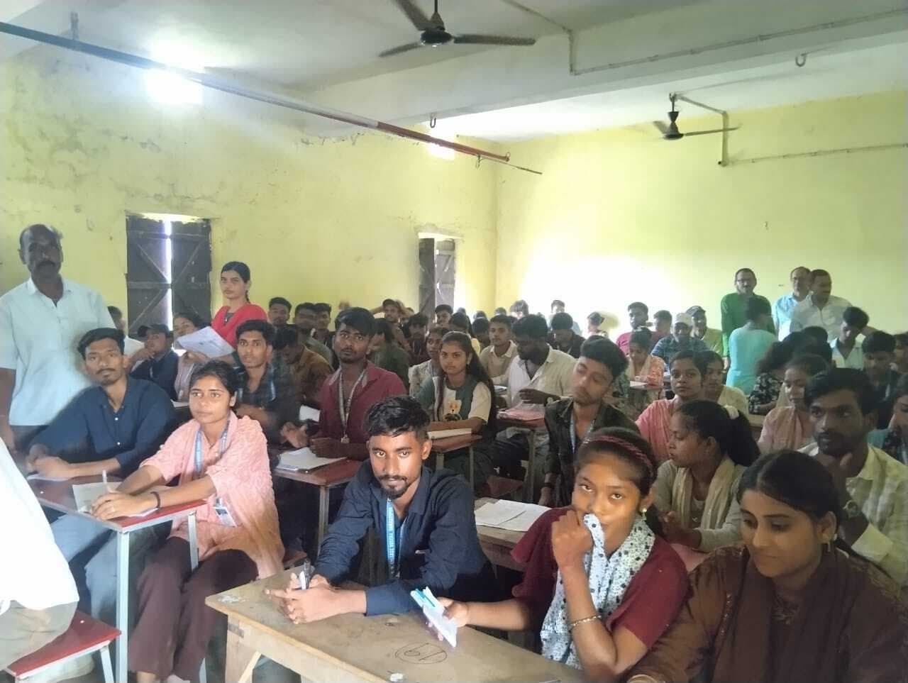 Samastipur News:पर्यवेक्षक ने लिया परीक्षा केंद्र का जायजा