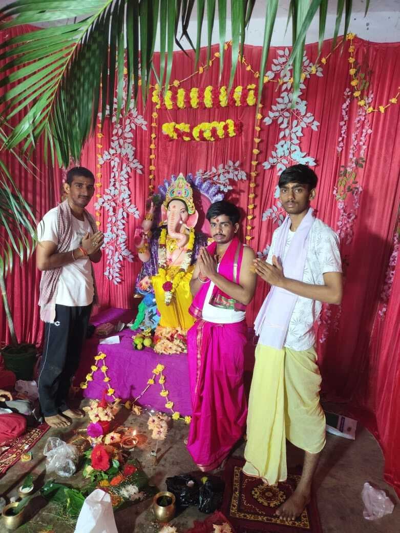 Deoghar news : नवयुवक संघ ने की भगवान गणेश की पूजा
