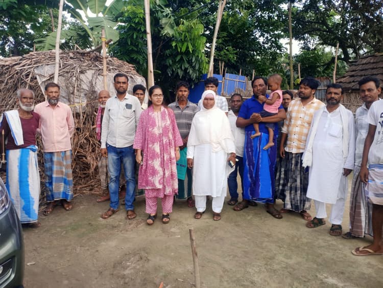 बीडीओ ने प्राथमिक विद्यालय कुचयाही का किया निरीक्षण