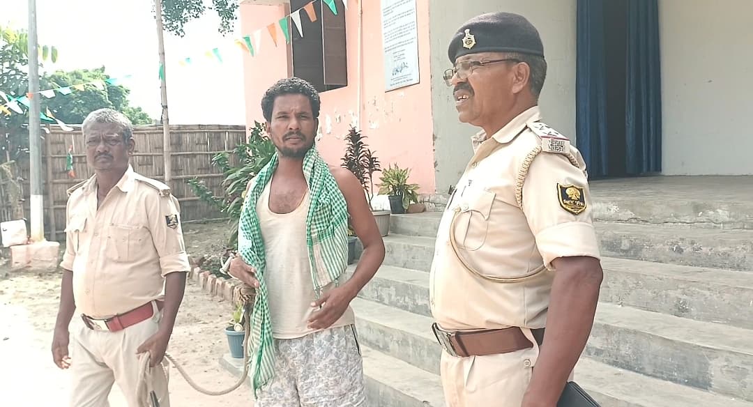 शराब पीकर हंगामा करने पर किया गिरफ्तार