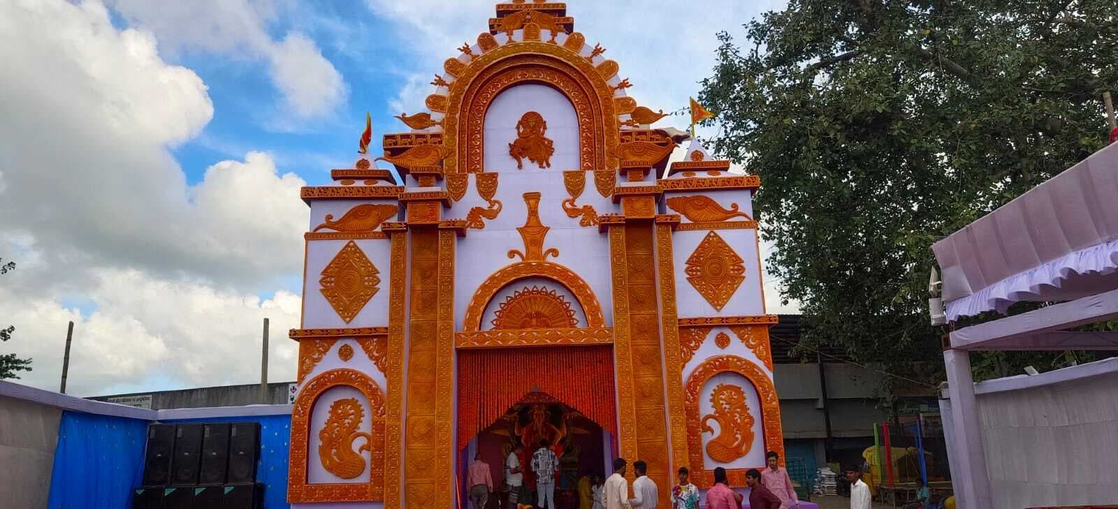 भव्य पंडालों में स्थापित की गयी प्रतिमा, गणेश उत्सव में रमे भक्त