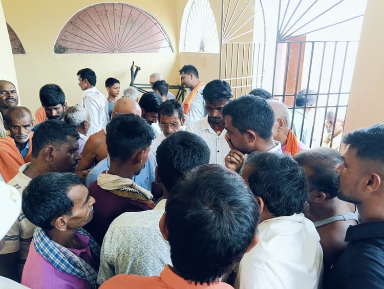 भूमि सुधार महाअभियान शिविर में हंगामा