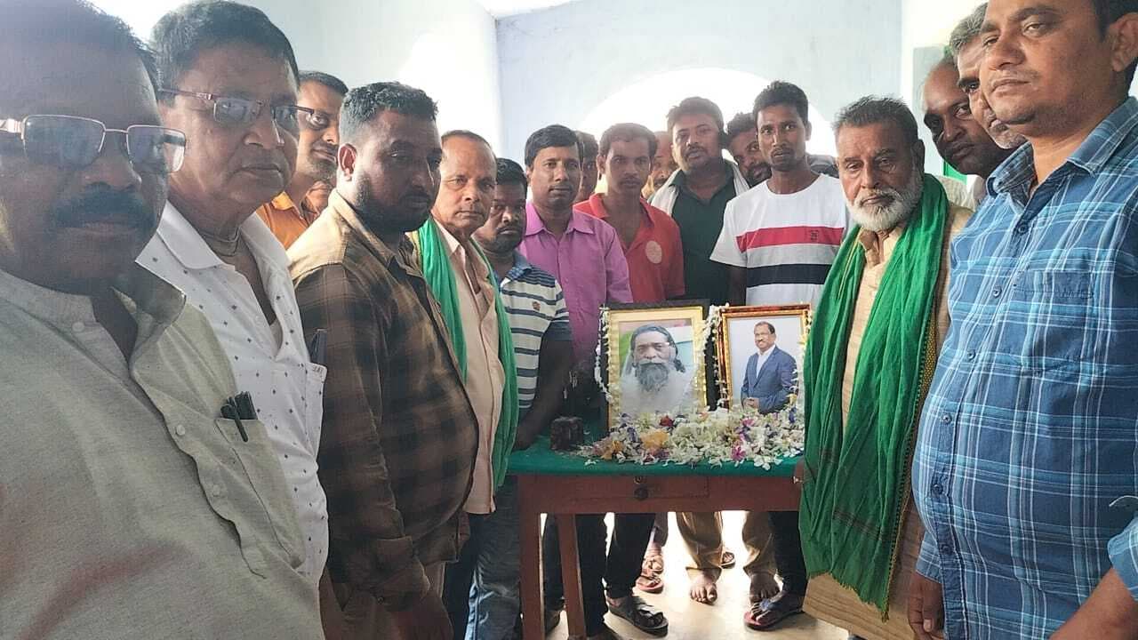 झामुमो ने शिबू सोरेन व रामदास सोरेन को दी श्रद्धांजलि