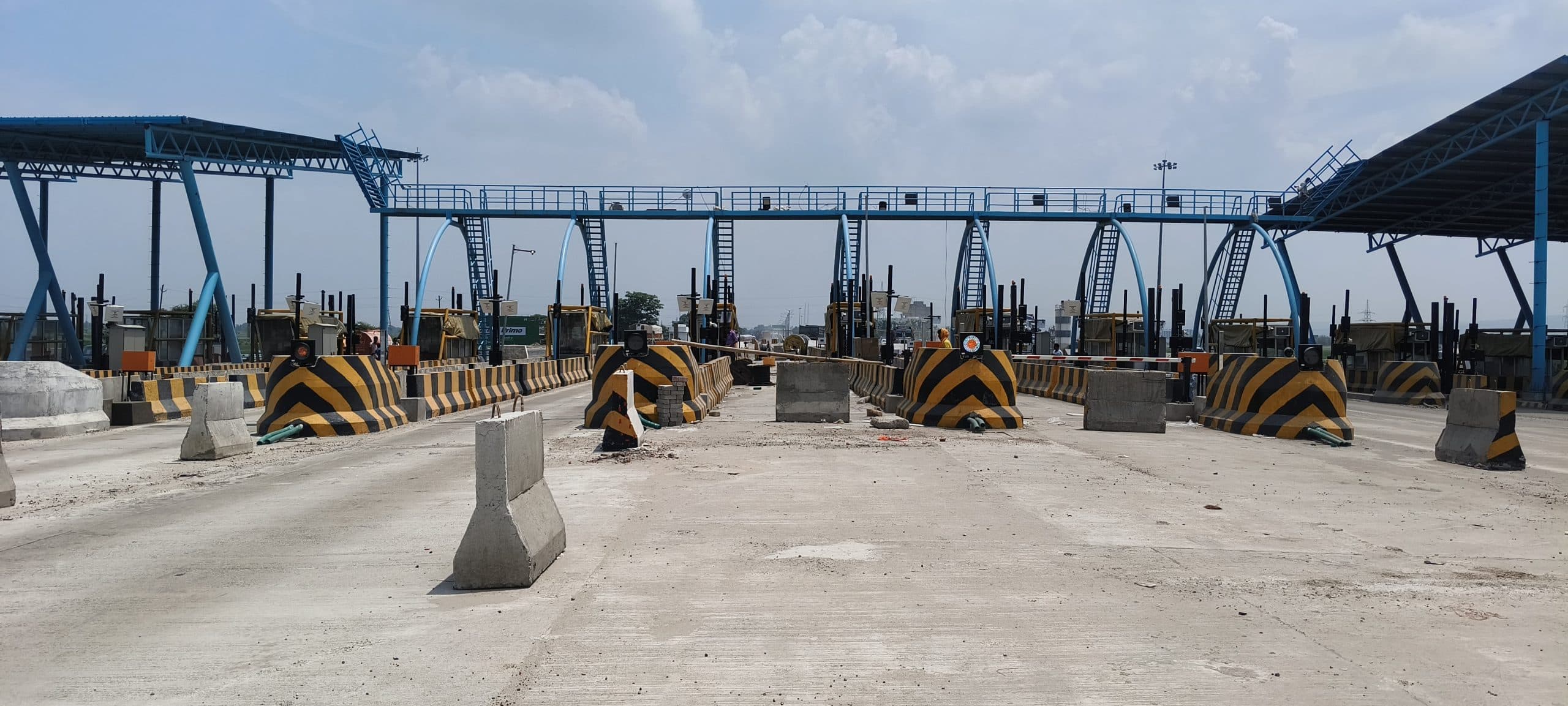 12 दिनों में 250 लोगों ने सासाराम टोल से कराया वार्षिक रिचार्ज