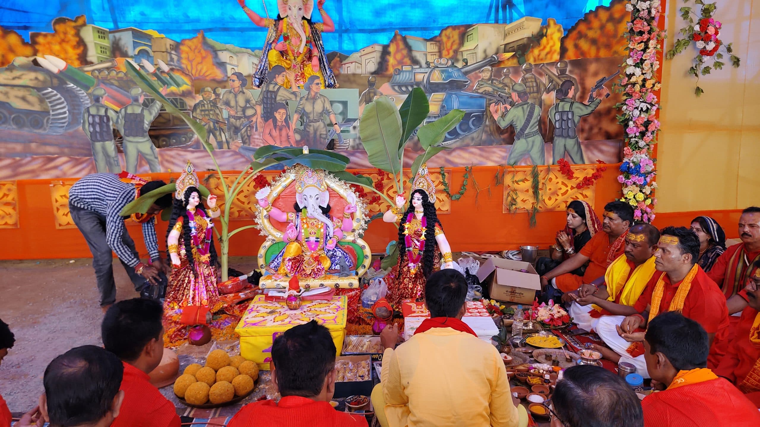 पालोजोरी : धूमधाम से हुई विघ्नहर्ता भगवान गणेश की पूजा