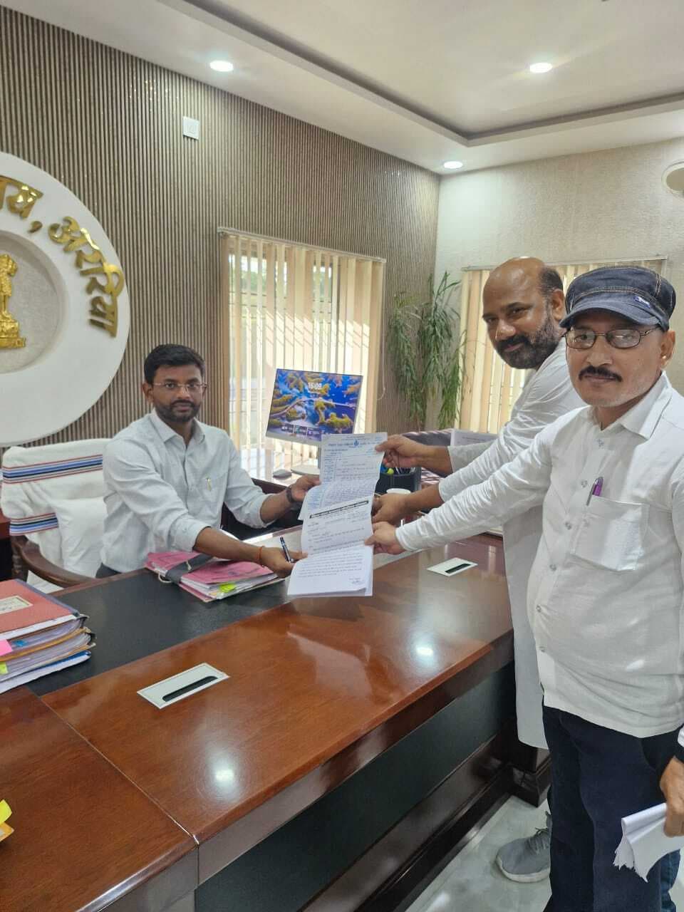 समान काम का समान वेतन व अन्य बलों की तरह समान सुविधा की मांग पत्र के साथ होमगार्ड जवानों ने दिया धरना