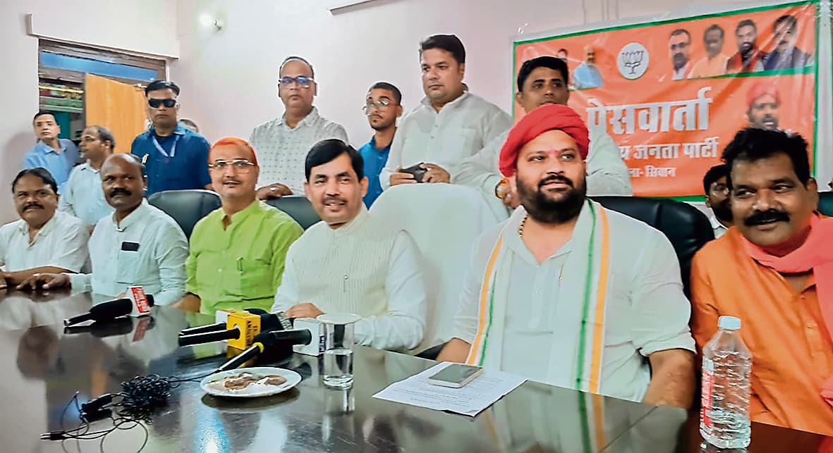 Siwan News : एनडीए को मिलेंगी दो सौ से अधिक सीटें : शाहनवाज