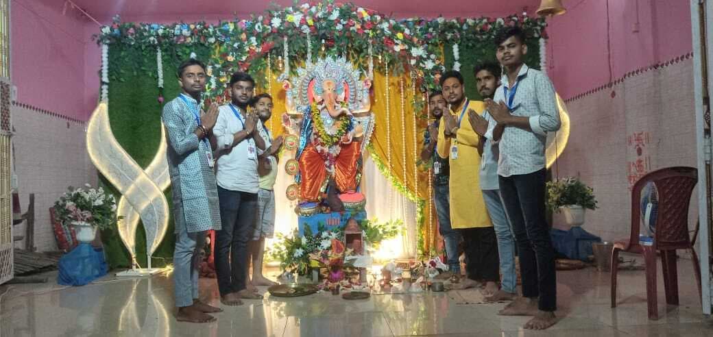 करमाटांड़ में धूमधाम से हुई भगवान गणेश की पूजा