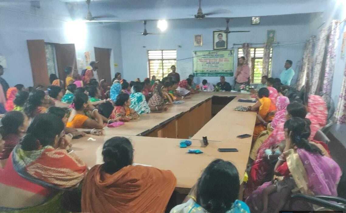 महिलाओं को सशक्त और आत्मनिर्भर बनाने पर जोर