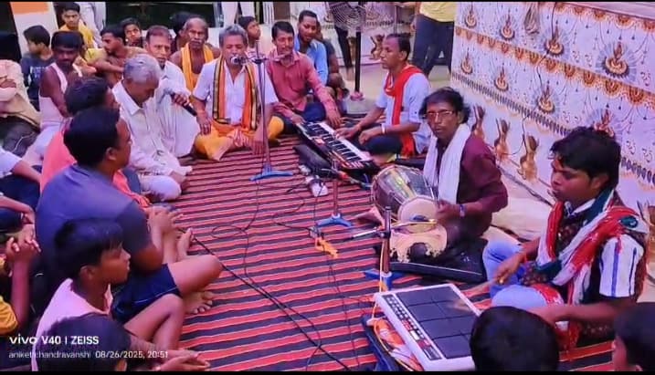 दे दे थोड़ा प्यार मैया तेरा क्या घट जायेगा…भजन पर झूमे भक्त