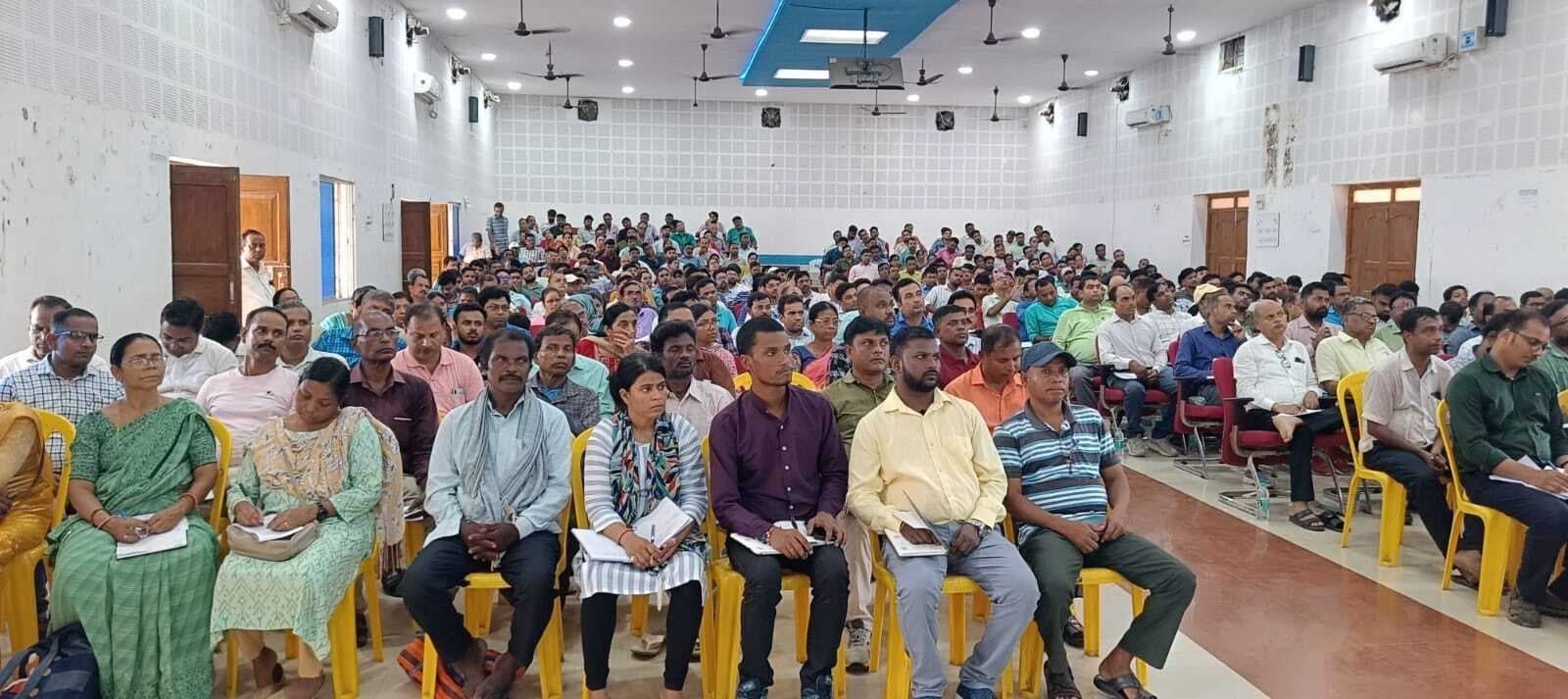 हरेक कर्मचारी सेवा अभिलेख रखें अपडेट, पारदर्शी: डीसी