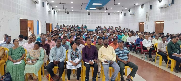 हरेक कर्मचारी सेवा अभिलेख रखें अपडेट, पारदर्शी: डीसी