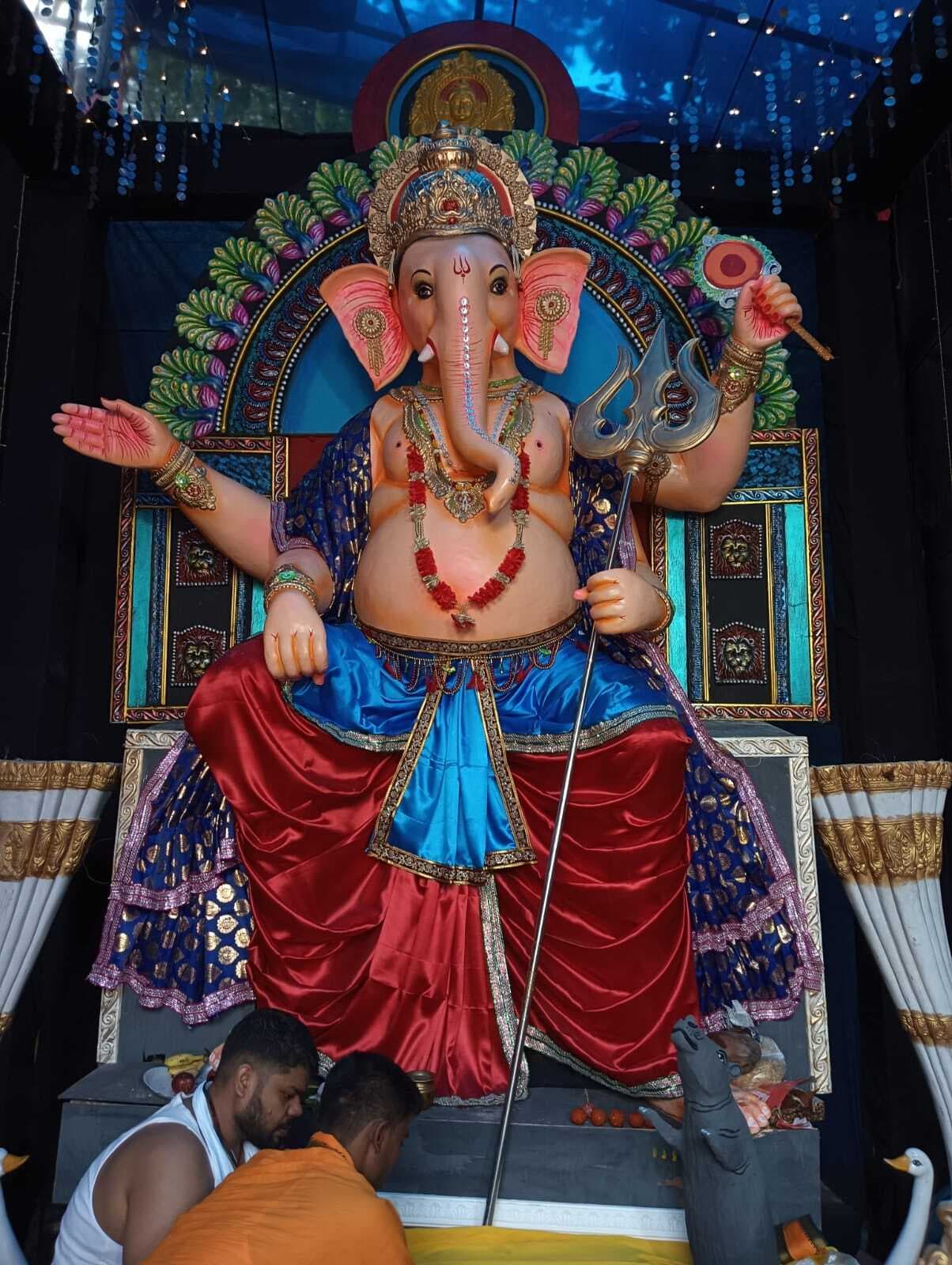 मूंग, मसूर और चना समेत विभिन्न दाल से बनी गणेश प्रतिमा बना आकर्षण का केंद्र