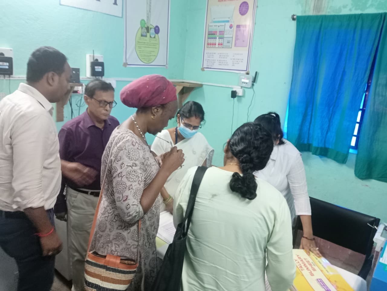 राज्यस्तरीय टीम ने ग्रामीण महिलाओं व बच्चों के स्वास्थ्य का लिया जायजा