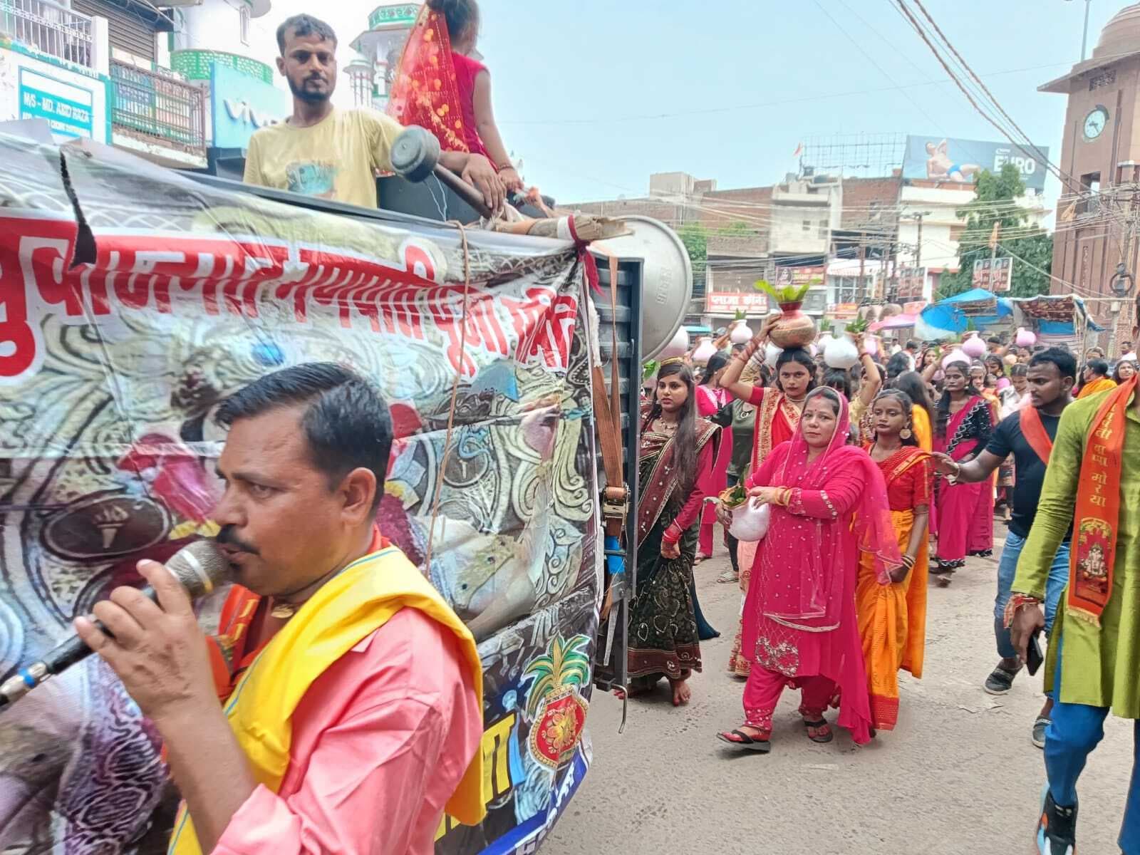 Darbhanga News: भगवान विघ्न विनाशक के चरण में समवेत हुआ श्रद्धालु समाज