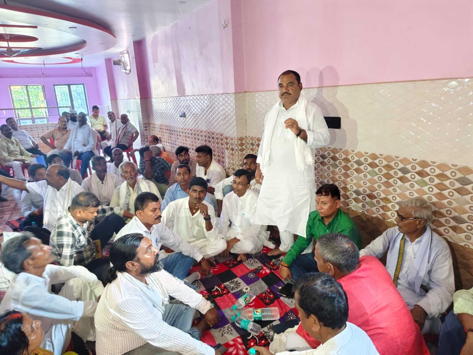 केंद्रीय मंत्री ललन सिंह के आगमन की तैयारी में जुटे जदयू कार्यकर्ता